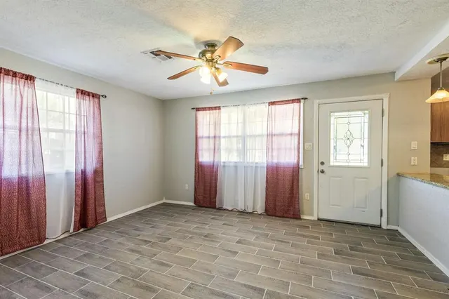 Photo 5 — 526 NW Glendale Drive, Lawton, OK 73507