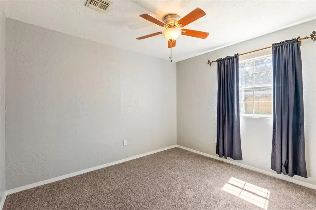 Photo 14 — 526 NW Glendale Drive, Lawton, OK 73507