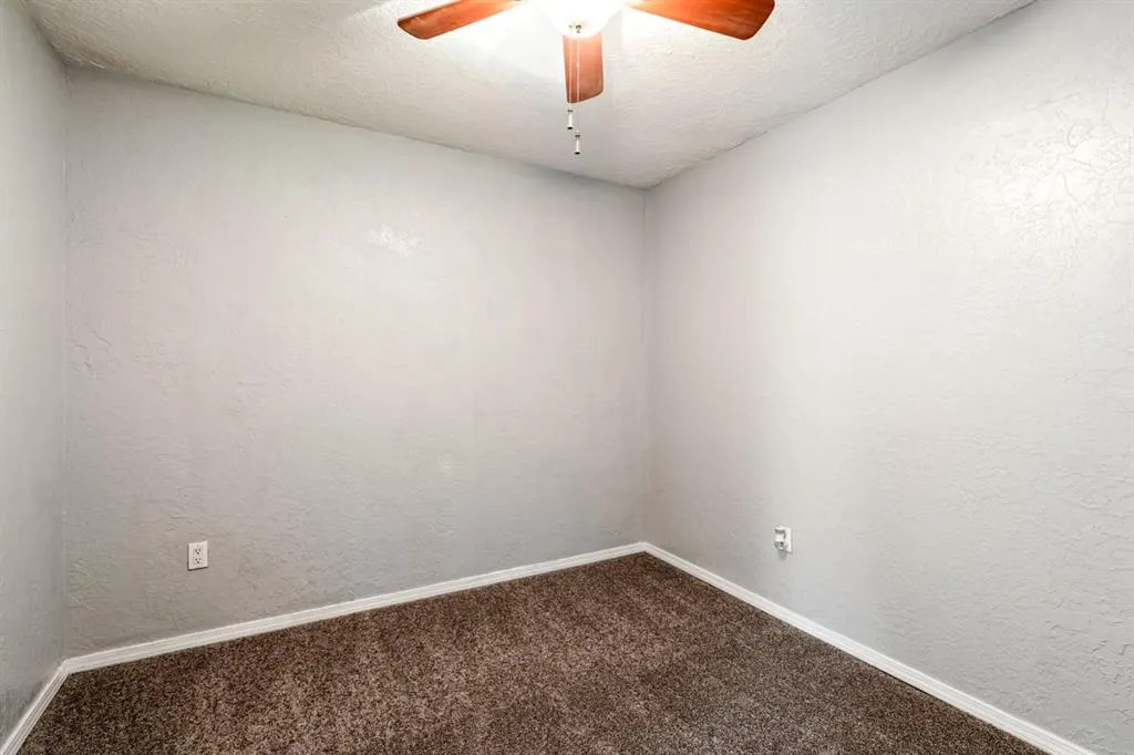 Photo 16 — 526 NW Glendale Drive, Lawton, OK 73507