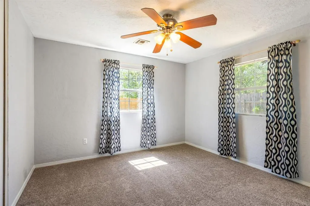 Photo 19 — 526 NW Glendale Drive, Lawton, OK 73507