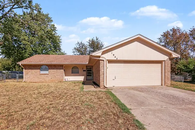 Photo 4 — 1945 Beverly Hills Street, Norman, OK 73072