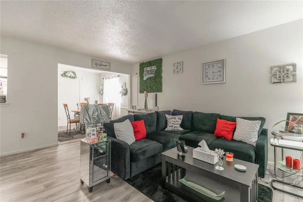 Photo 5 — 421 NW 89th Street, Oklahoma City, OK 73114