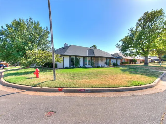 Photo 5 — 2316 NW 45th Street, Oklahoma City, OK 73112