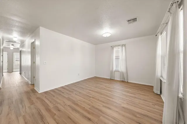 Photo 5 — 812 SE 19th Street, Oklahoma City, OK 73129