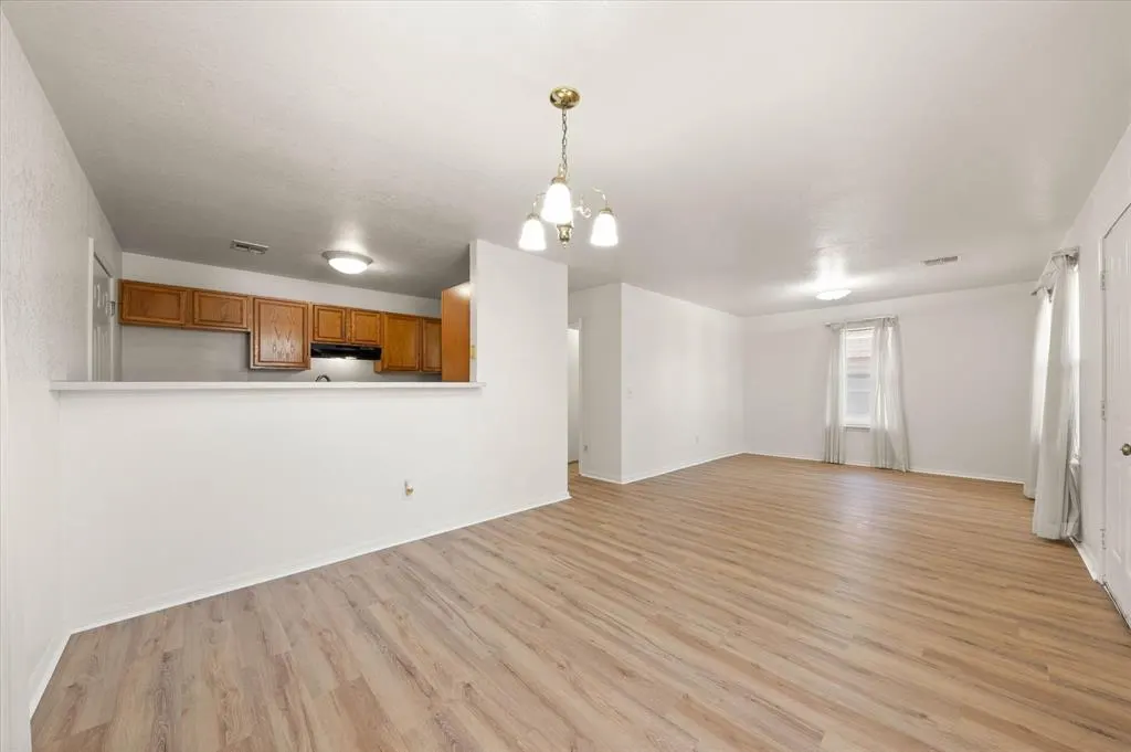 Photo 8 — 812 SE 19th Street, Oklahoma City, OK 73129