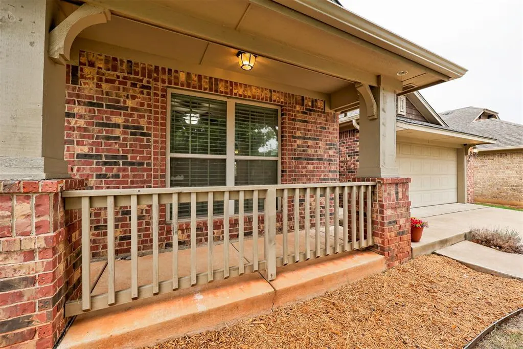 Photo 2 — 2549 NW 186th Street, Edmond, OK 73012
