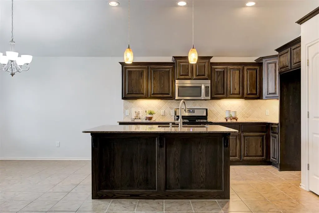 Photo 12 — 2549 NW 186th Street, Edmond, OK 73012