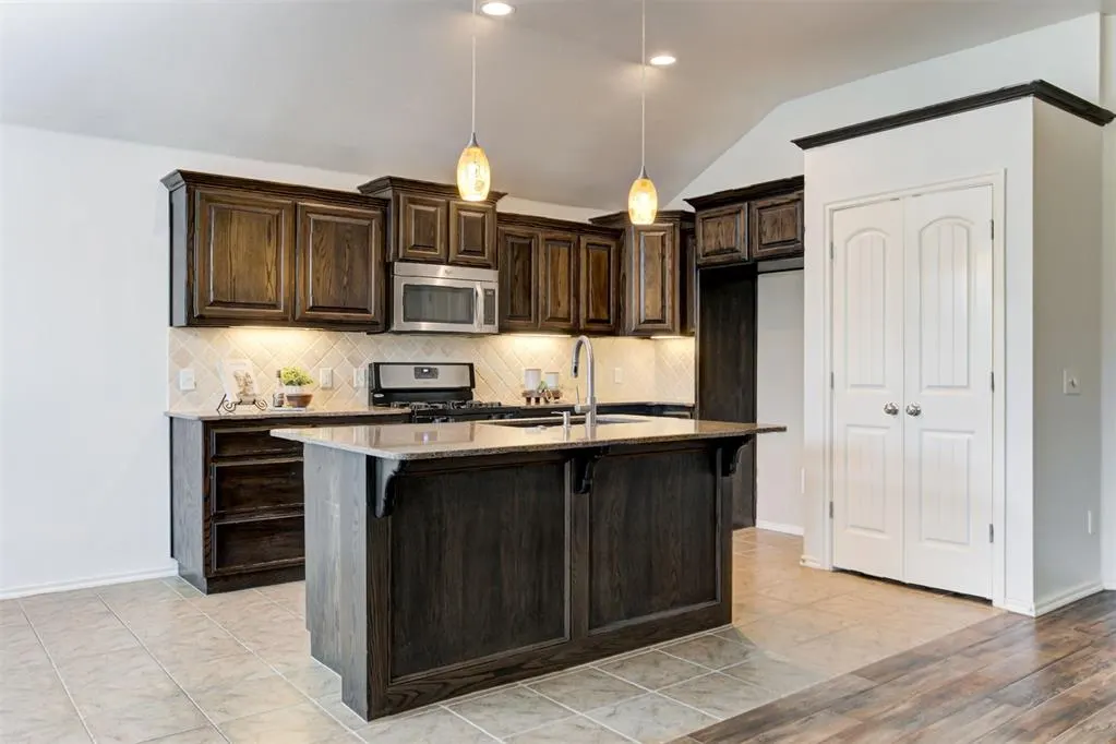 Photo 13 — 2549 NW 186th Street, Edmond, OK 73012