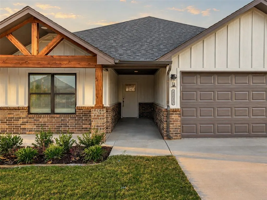 Photo 2 — 4233 Overlook Pass, Edmond, OK 73025