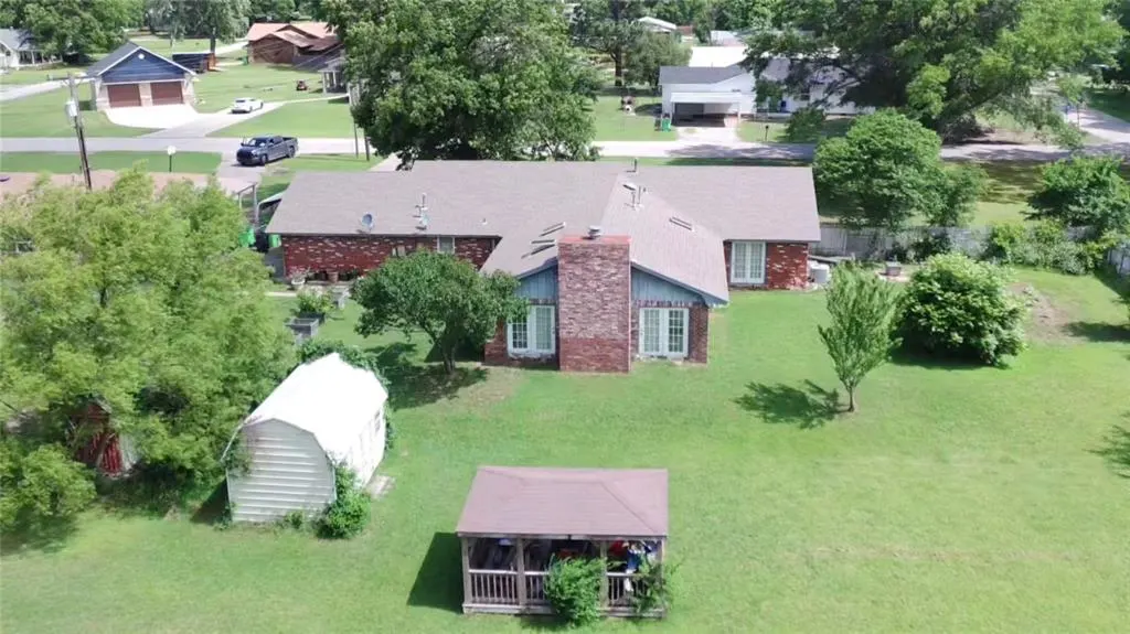 Photo 31 — 815 W Date Street, Okemah, OK 74859