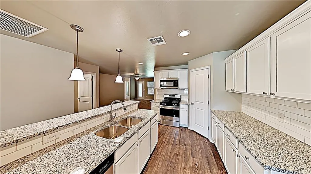 Photo 7 — 123 Saint Charles Way, Midwest City, OK 73130