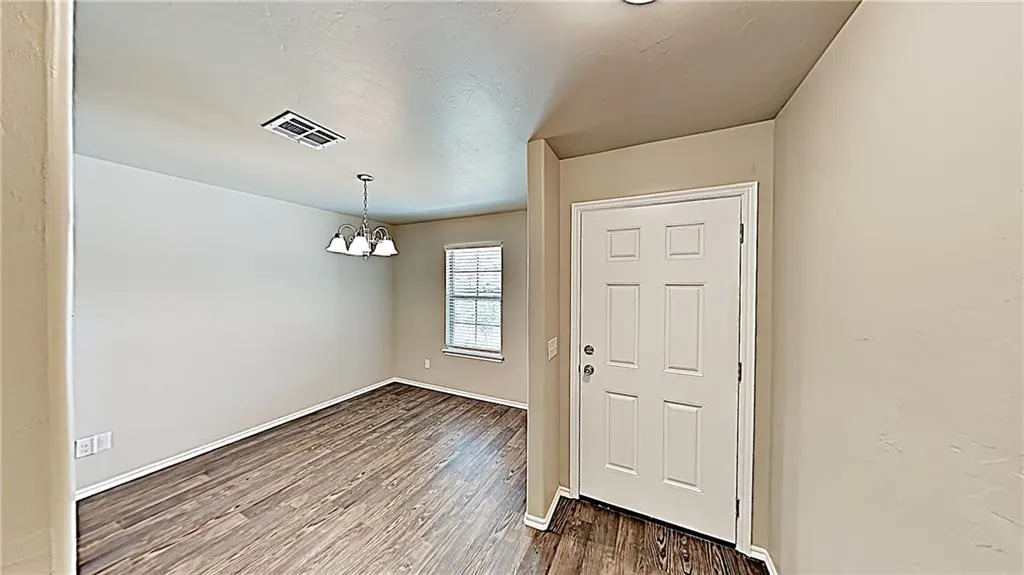 Photo 9 — 123 Saint Charles Way, Midwest City, OK 73130