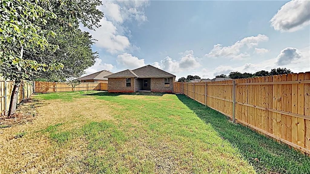 Photo 18 — 123 Saint Charles Way, Midwest City, OK 73130