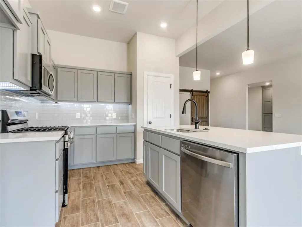 Photo 10 — 4015 Abingdon Drive, Norman, OK 73026