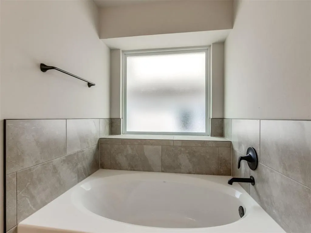 Photo 21 — 4015 Abingdon Drive, Norman, OK 73026