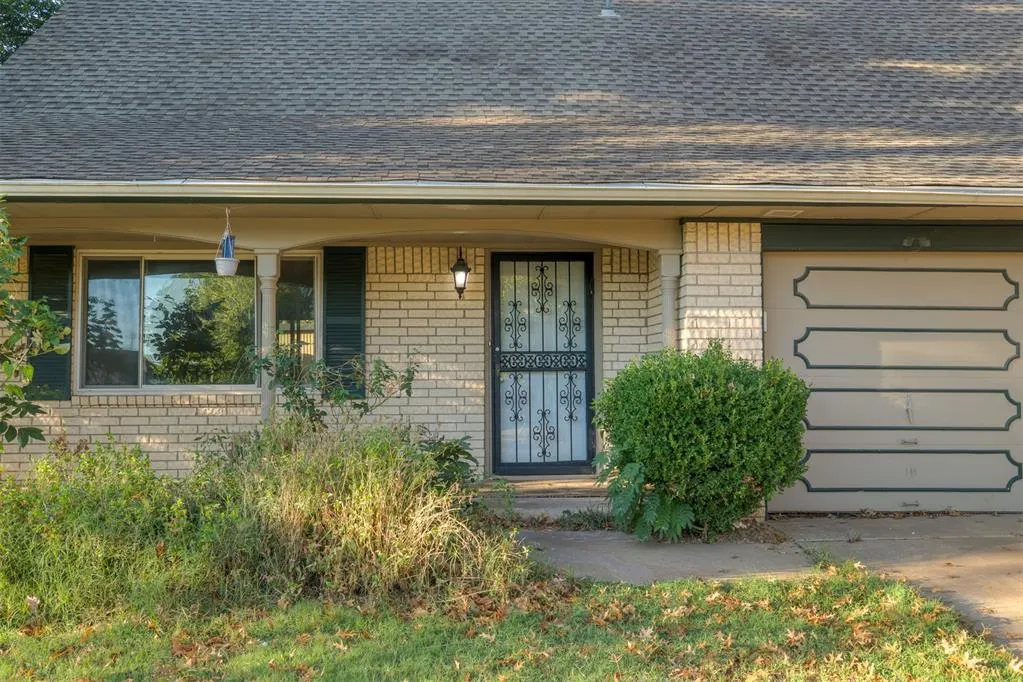 Photo 3 — 2220 NW 113th Street, Oklahoma City, OK 73120