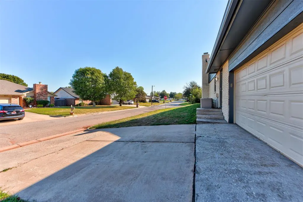 Photo 5 — 9013 Aaron Drive, Oklahoma City, OK 73132