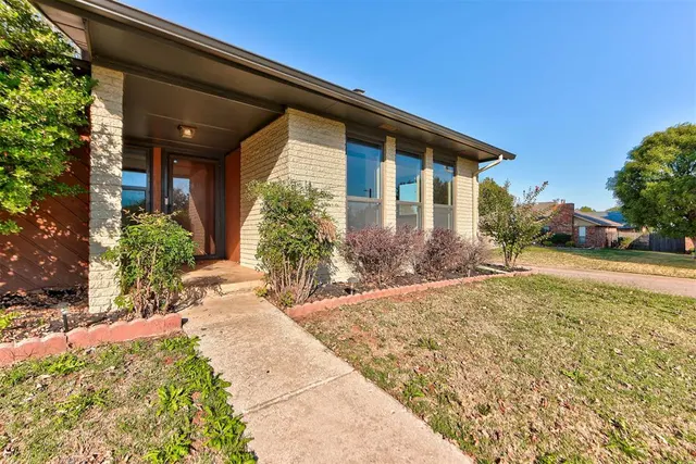 Photo 6 — 9013 Aaron Drive, Oklahoma City, OK 73132