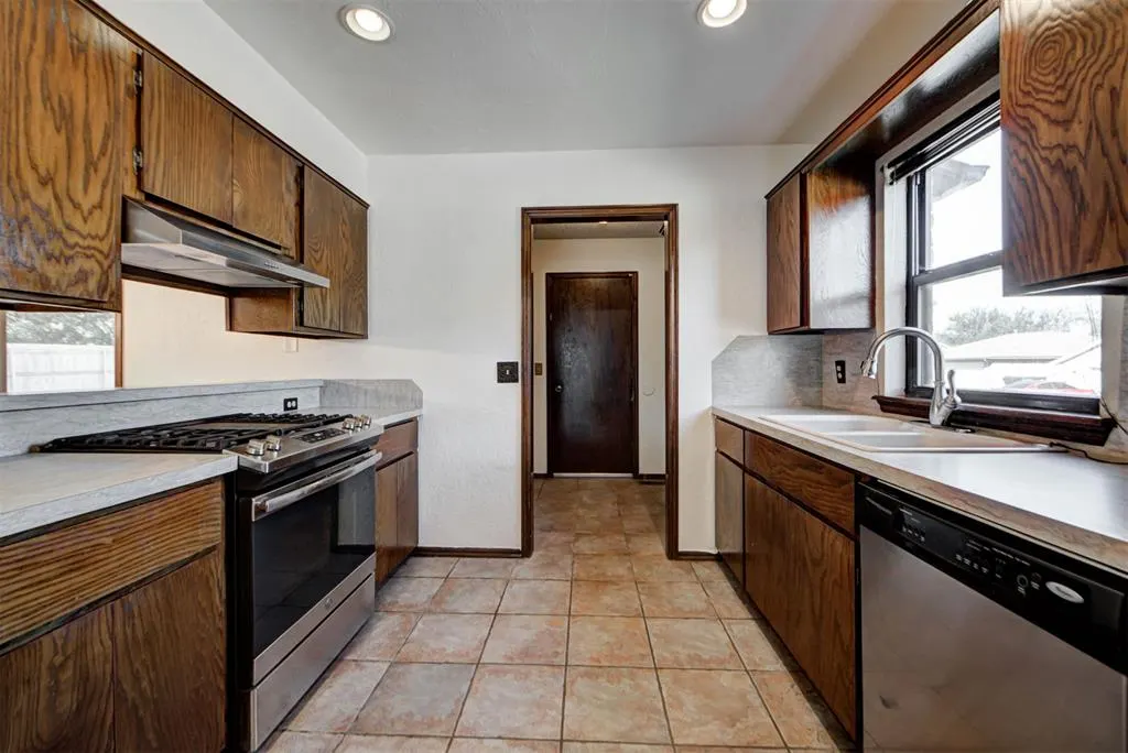 Photo 22 — 9013 Aaron Drive, Oklahoma City, OK 73132