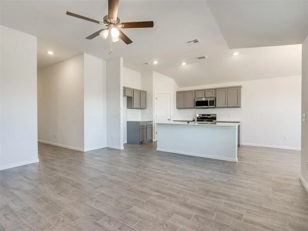 Photo 13 — 20653 Brush Creek Boulevard, Harrah, OK 73045