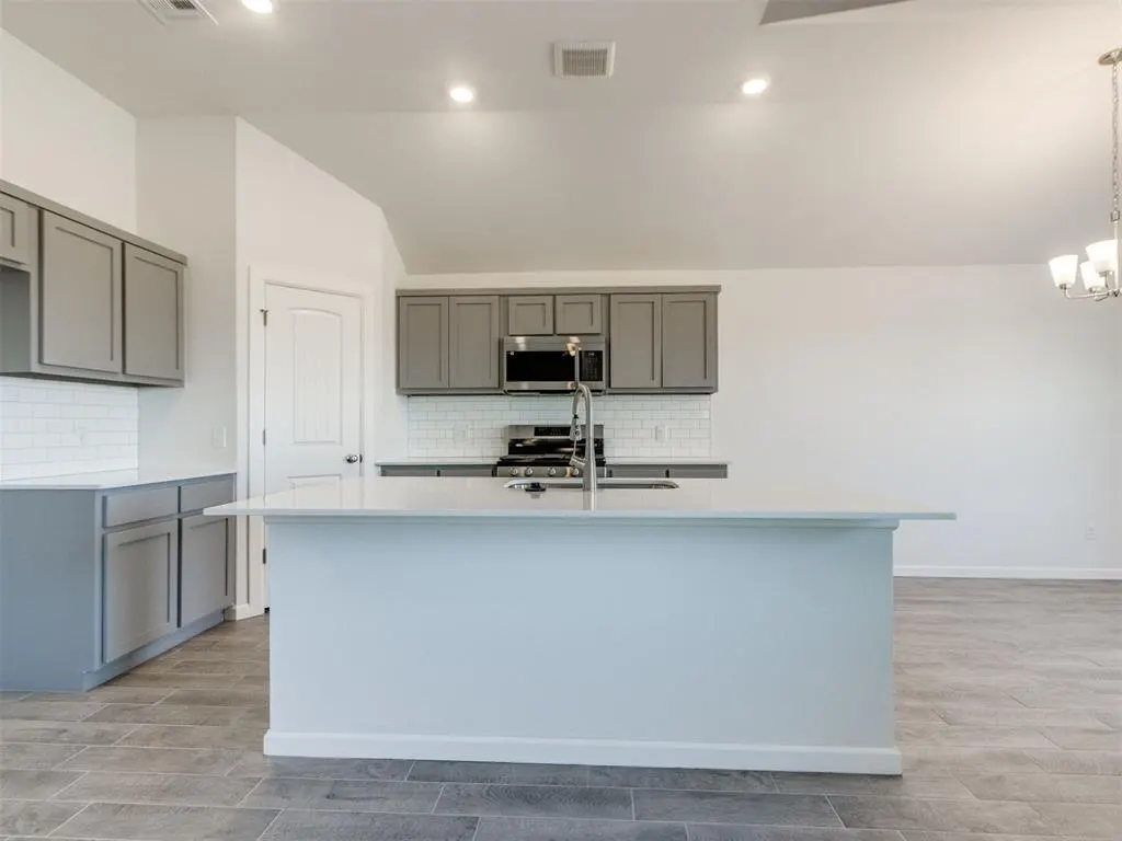 Photo 14 — 20653 Brush Creek Boulevard, Harrah, OK 73045