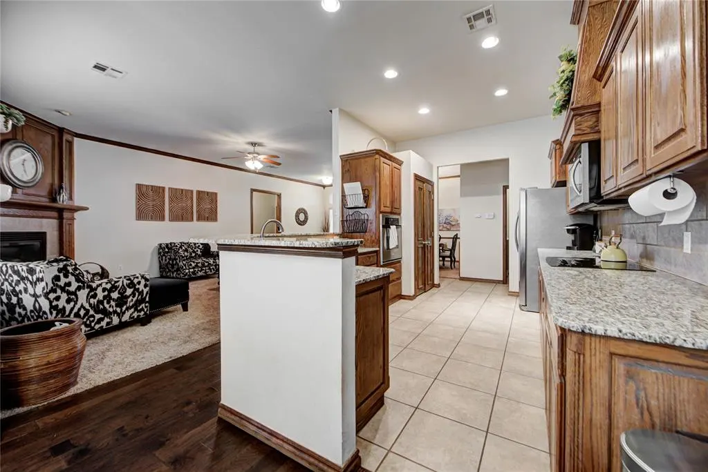 Photo 8 — 3313 Valley Hollow, Norman, OK 73071