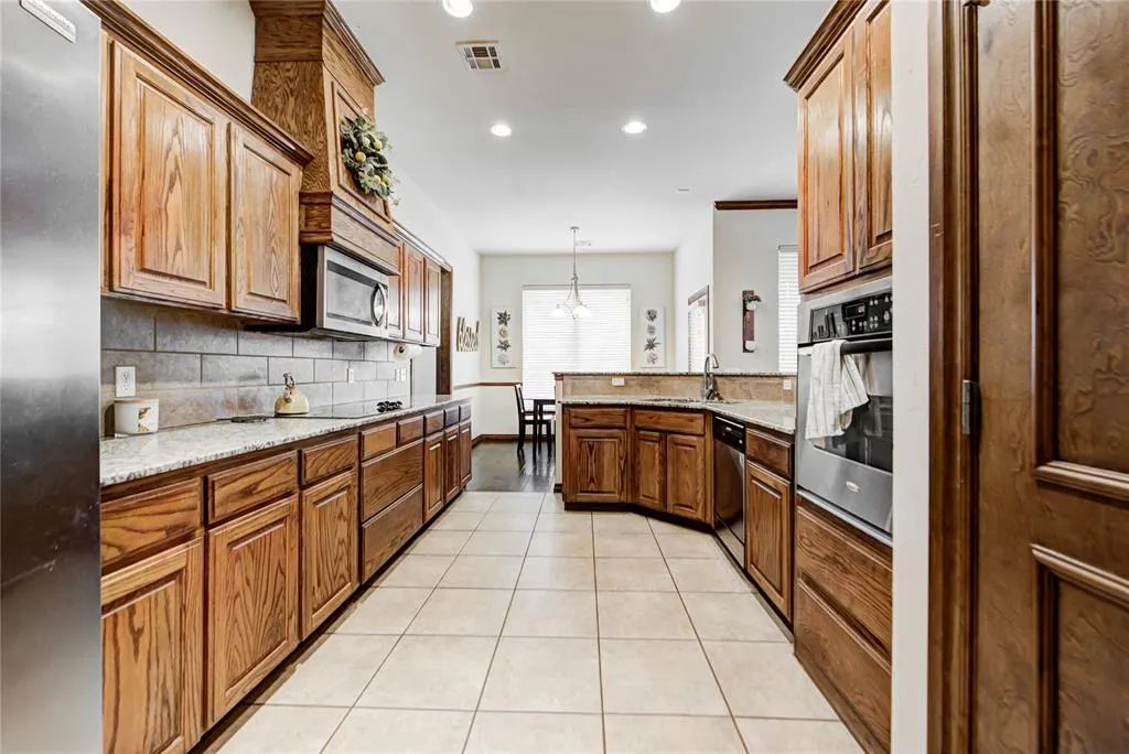 Photo 11 — 3313 Valley Hollow, Norman, OK 73071
