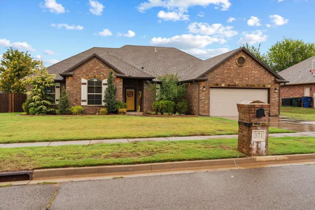 Front exterior — 371 Bailey Street, Blanchard, OK 73010
