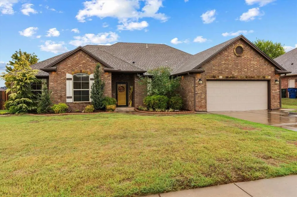 Photo 2 — 371 Bailey Street, Blanchard, OK 73010