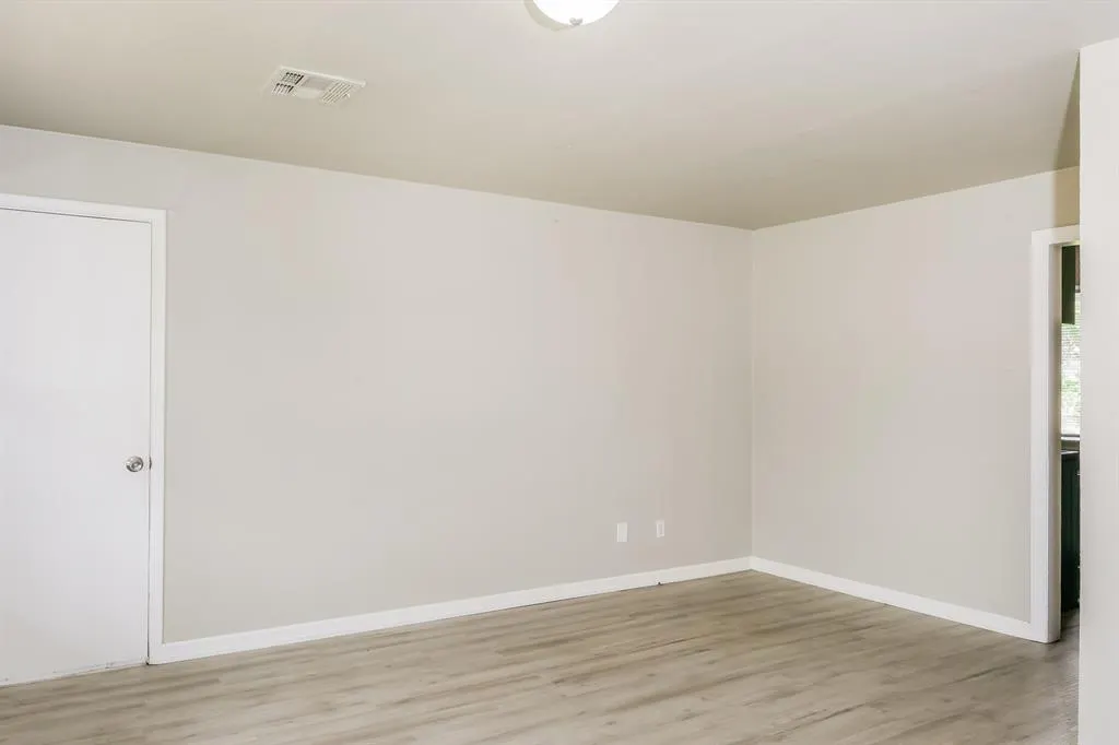 Photo 3 — 3107 NW 41st Street, Oklahoma City, OK 73112