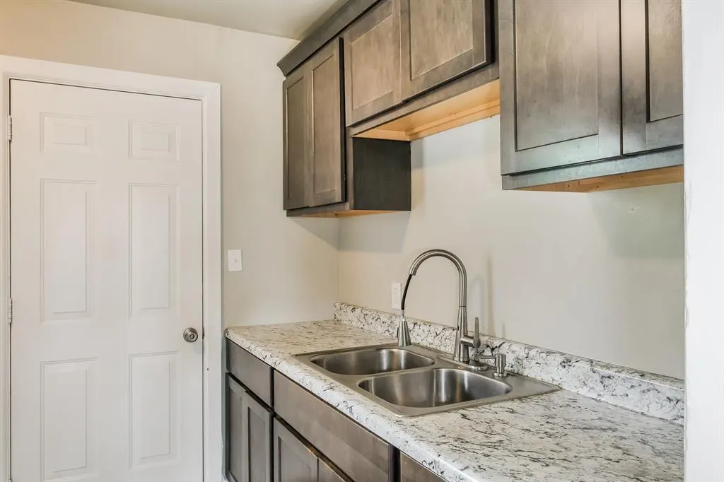 Photo 5 — 3107 NW 41st Street, Oklahoma City, OK 73112