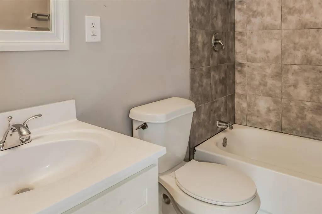 Photo 9 — 3107 NW 41st Street, Oklahoma City, OK 73112