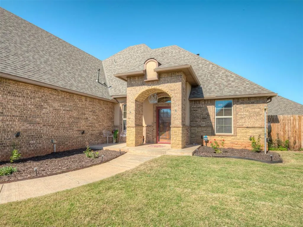 Photo 3 — 13317 NW 4th Street, Yukon, OK 73099
