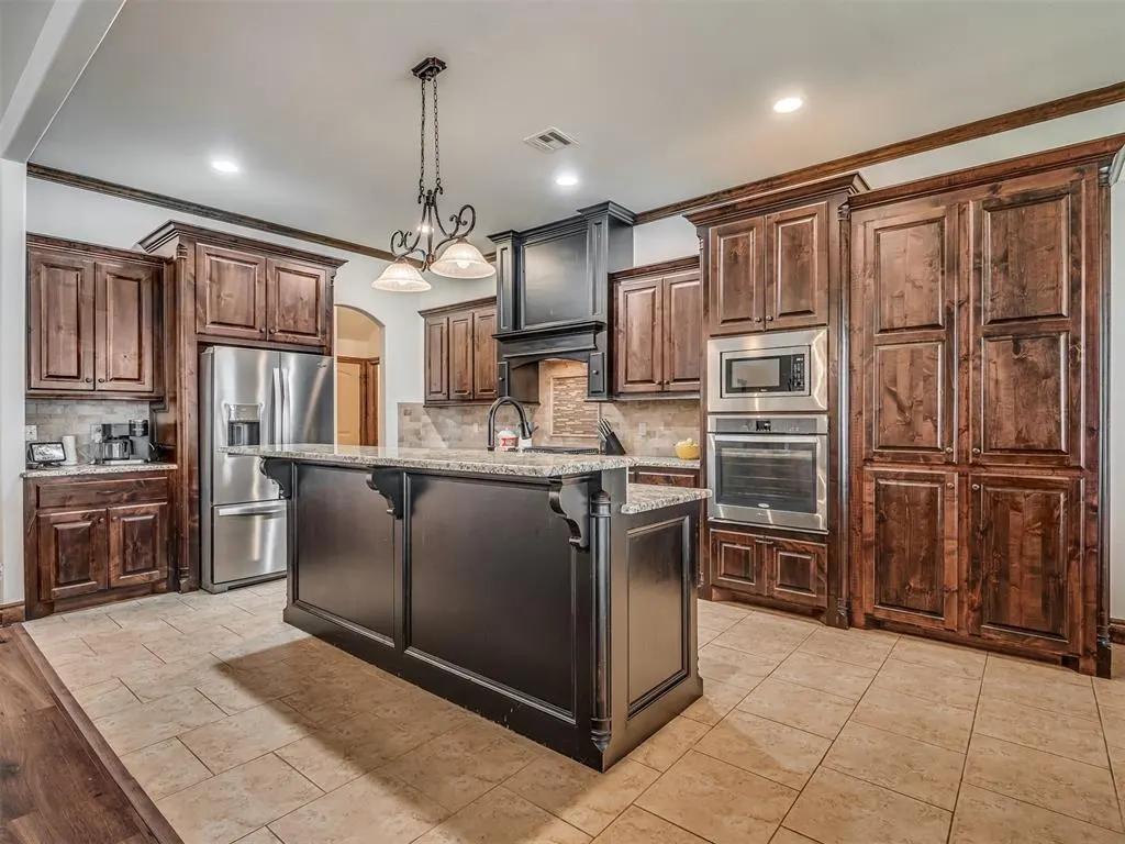 Photo 15 — 13317 NW 4th Street, Yukon, OK 73099