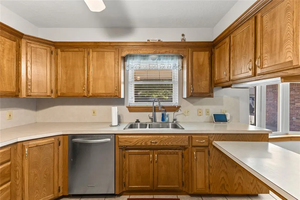 Photo 5 — 2301 Berry Avenue, Weatherford, OK 73096