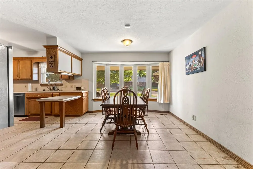 Photo 8 — 2301 Berry Avenue, Weatherford, OK 73096