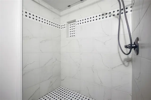 Photo 8 — 6100 N Brookline Avenue 3, Oklahoma City, OK 73112