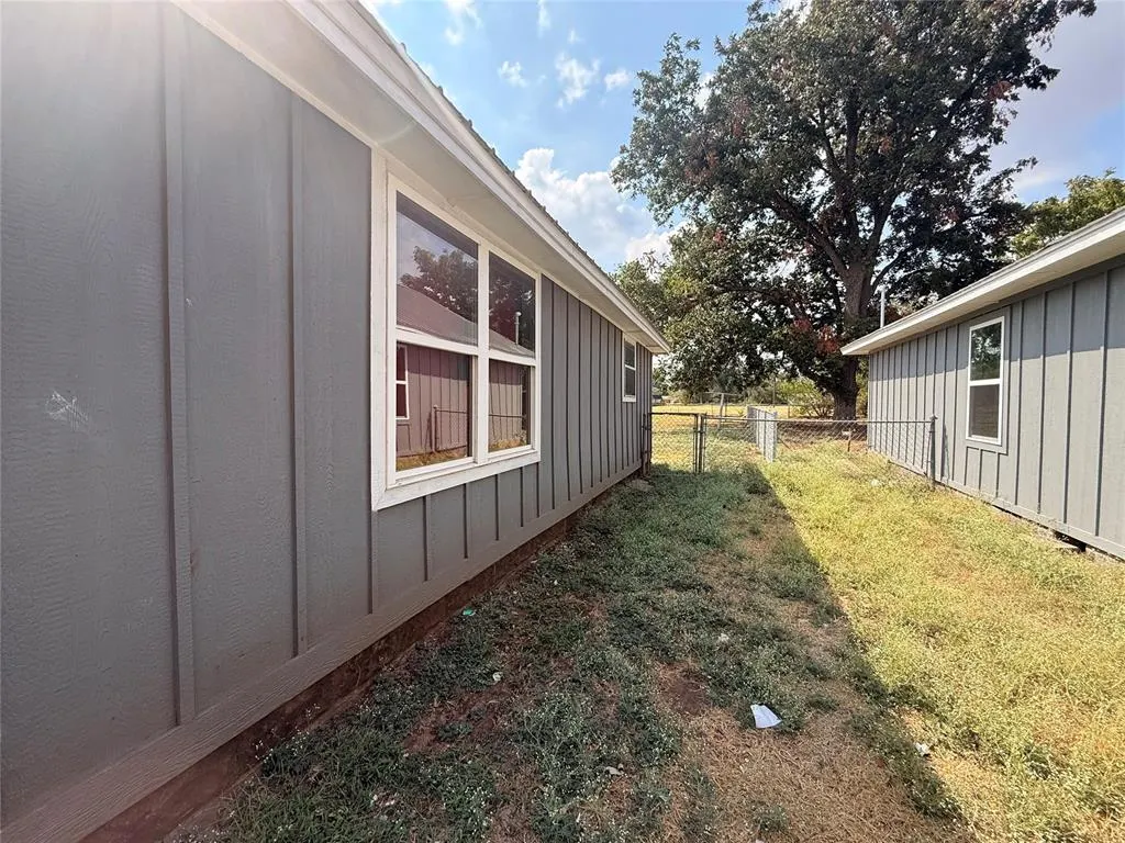 Photo 4 — 708 S Sheppard Street, Chickasha, OK 73018
