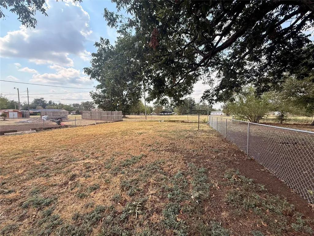 Photo 5 — 708 S Sheppard Street, Chickasha, OK 73018