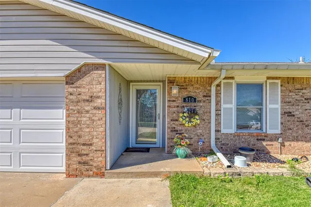 Photo 4 — 810 Madeline Drive, Shawnee, OK 74801