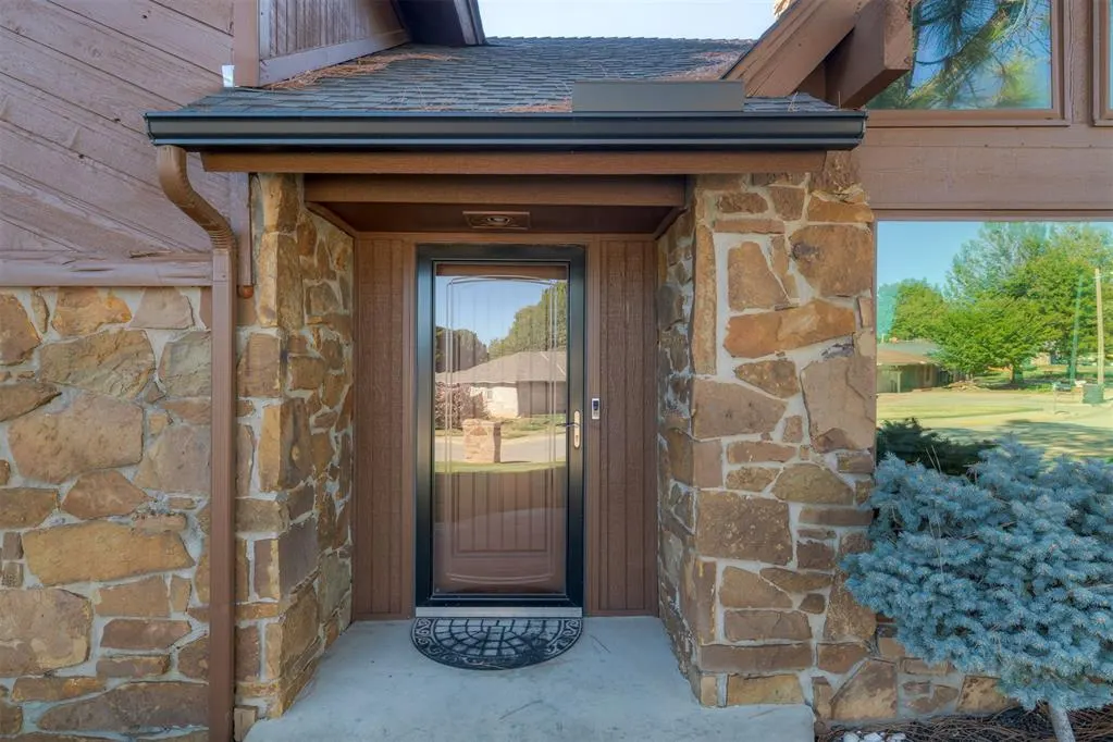 Photo 3 — 608 Woodlawn Drive, Yukon, OK 73099