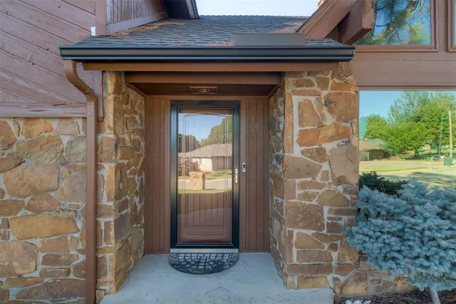 Photo 3 — 608 Woodlawn Drive, Yukon, OK 73099