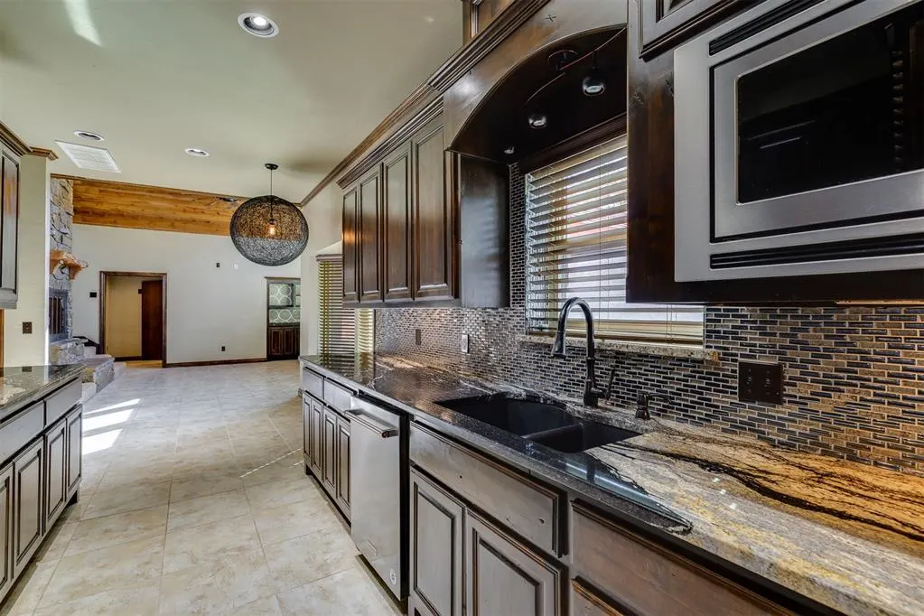 Photo 16 — 608 Woodlawn Drive, Yukon, OK 73099