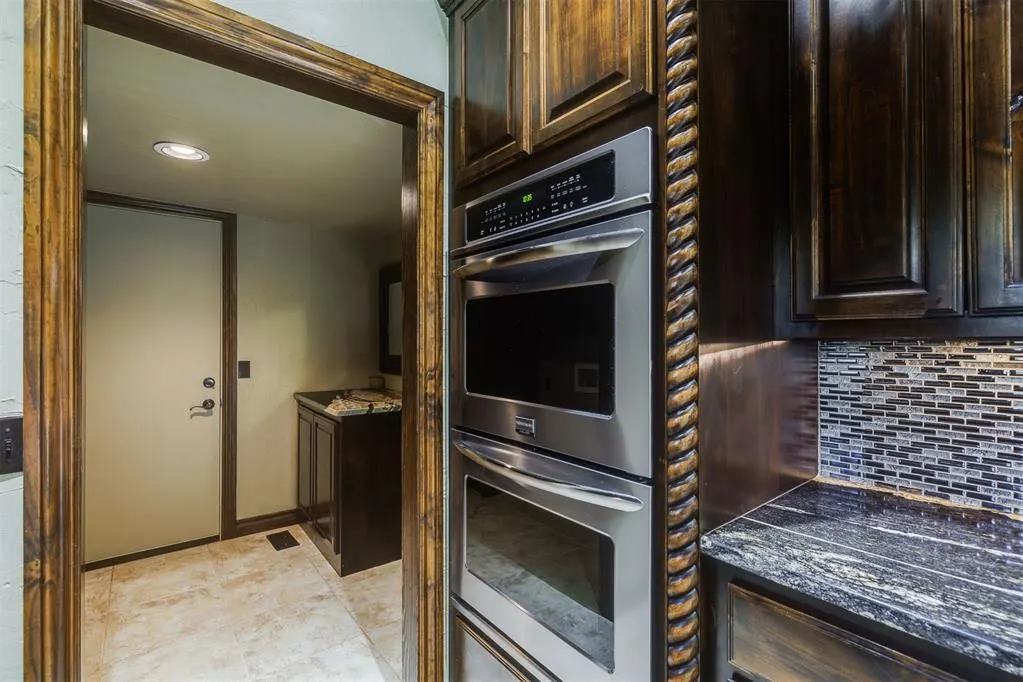 Photo 18 — 608 Woodlawn Drive, Yukon, OK 73099