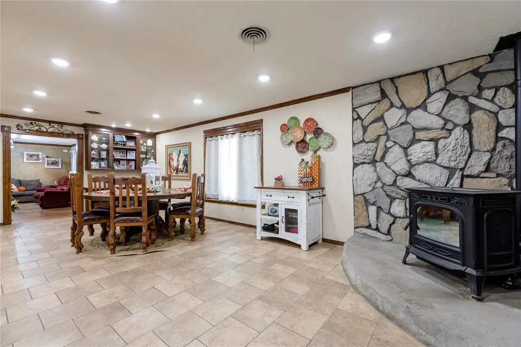 Photo 6 — 903 S Cearlock Avenue, Cheyenne, OK 73628