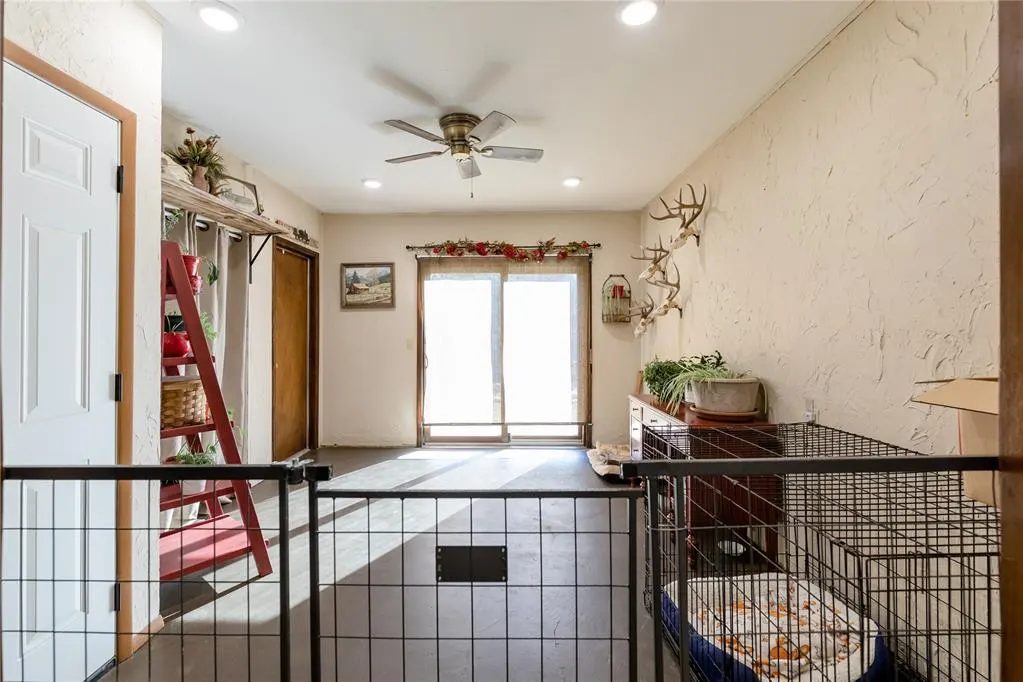 Photo 14 — 903 S Cearlock Avenue, Cheyenne, OK 73628