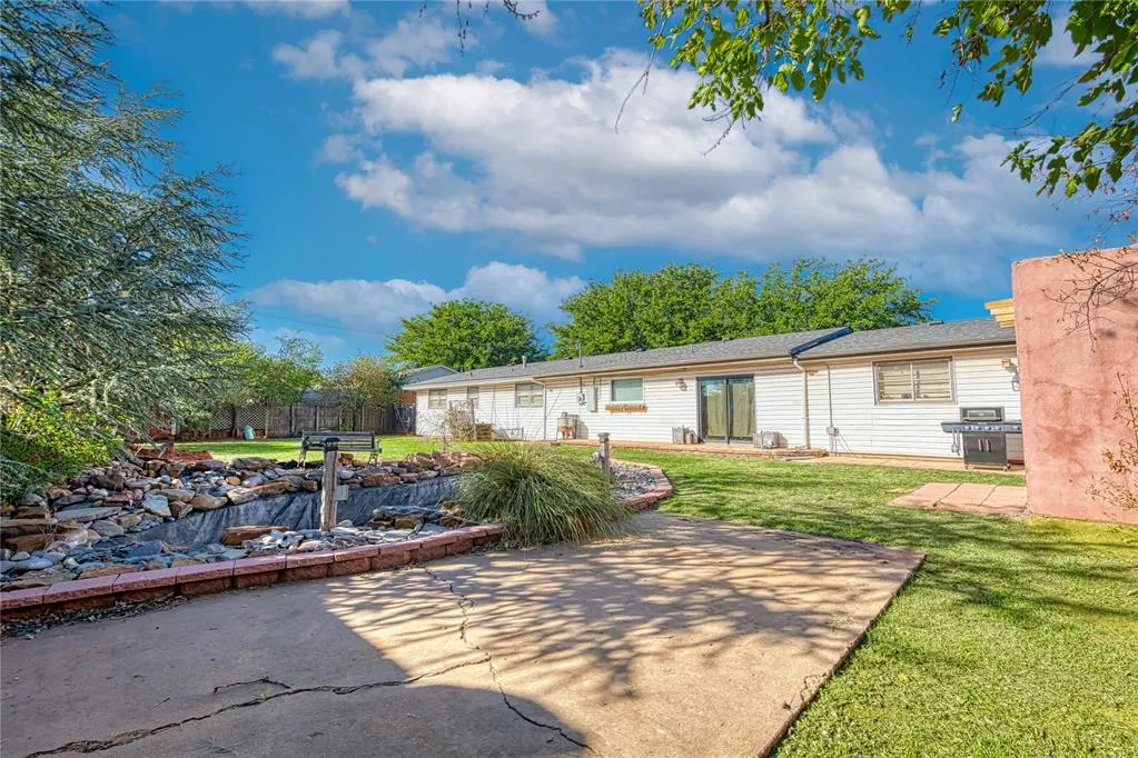 Photo 18 — 903 S Cearlock Avenue, Cheyenne, OK 73628