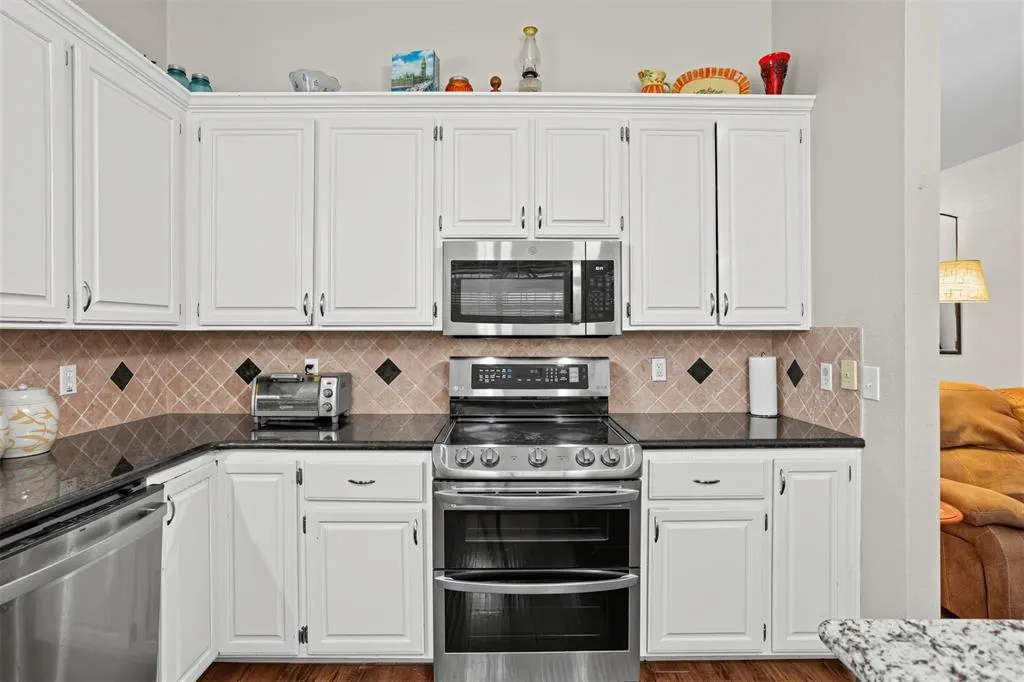 Photo 14 — 3908 Brunswick Lane, Norman, OK 73072