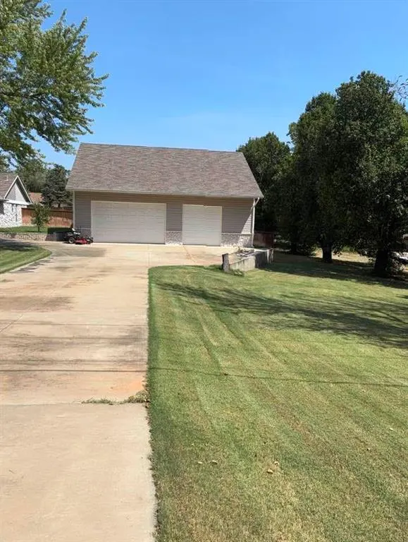 Photo 8 — 1611 E Coffee Creek Road, Edmond, OK 73034-5804