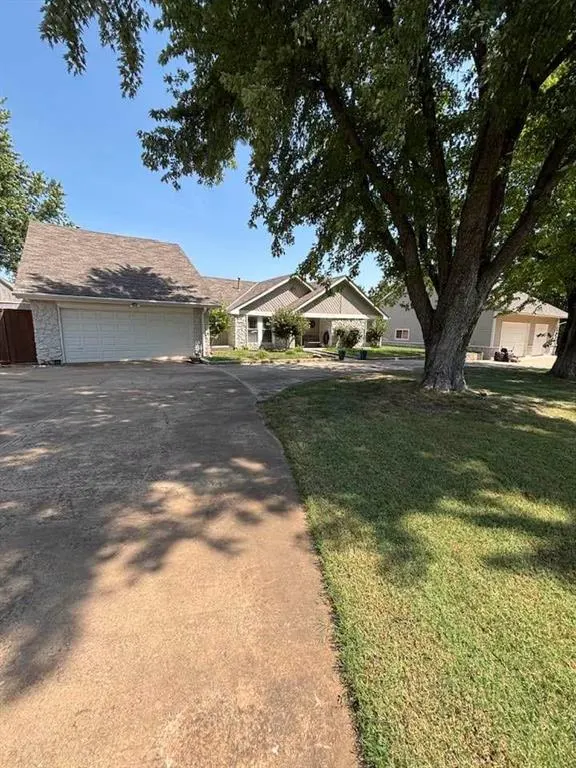 Photo 10 — 1611 E Coffee Creek Road, Edmond, OK 73034-5804